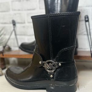 Michael Kors Fulton Harness Rain Boots, Short, Size 8
